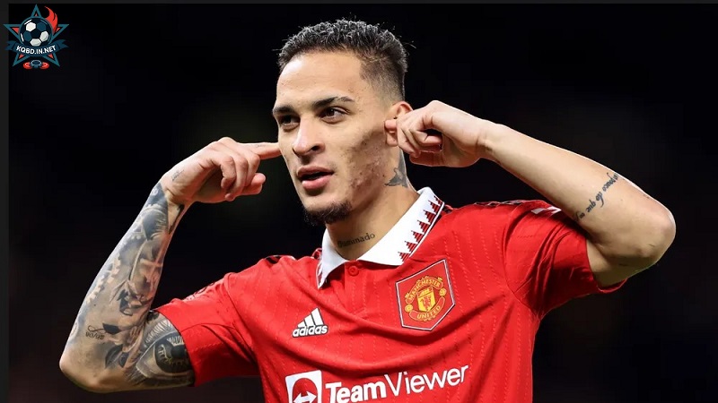 Ngoài Bosnich thì MU vẫn ghi nhận nhiều thương vụ gây tranh cãi